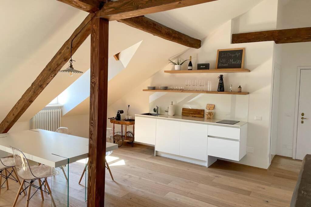 Design Apartment In The Heart Of Bolzano Exterior photo